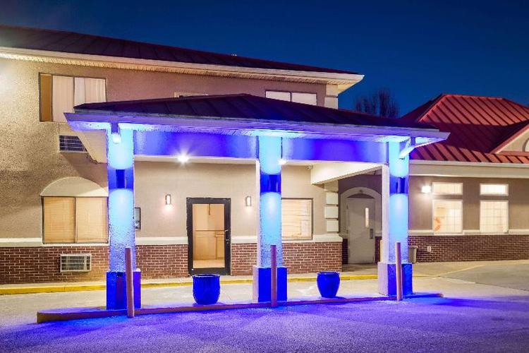 Super 8 by Wyndham Elizabethtown