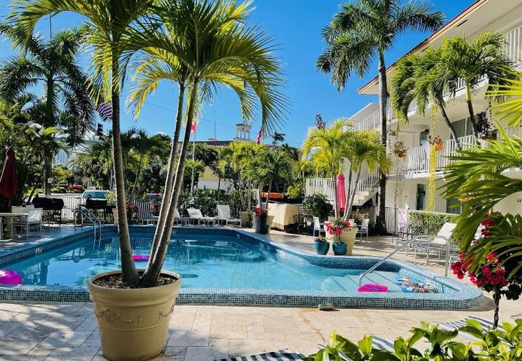 Ocean Mile hotel & Suites