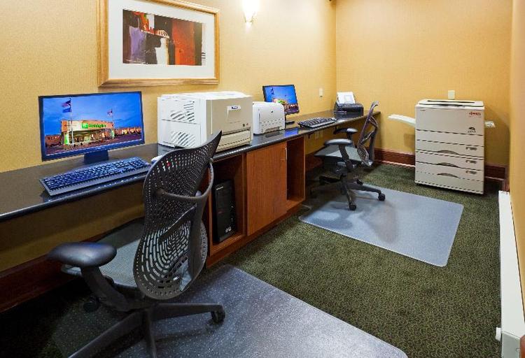 Holiday Inn Fargo