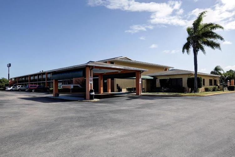 Americas Best Value Inn-FL Turnpike & I-95 Junctio