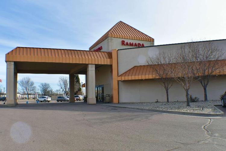 Ramada by Wyndham Sioux Falls Arpt & Suites