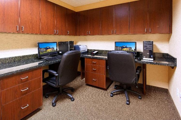 Holiday Inn Express Hotel & Suites Fresno Northwes