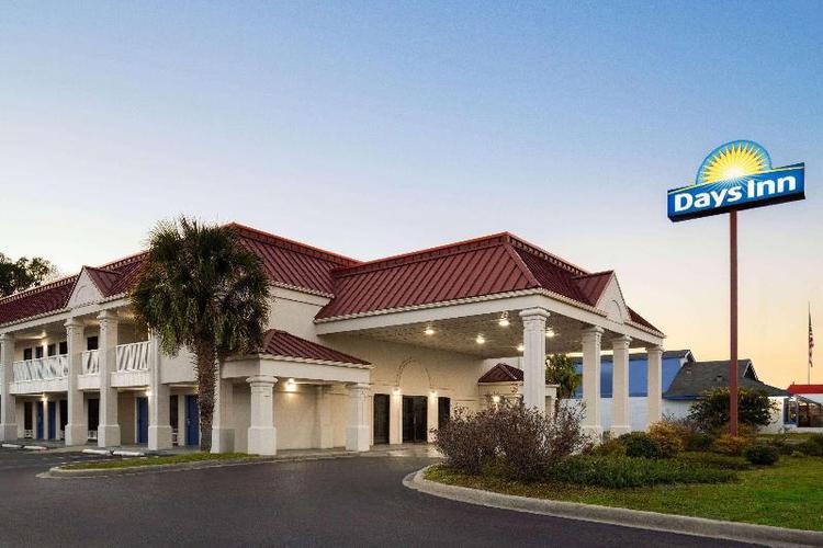 Days Inn by Wyndham Dillon