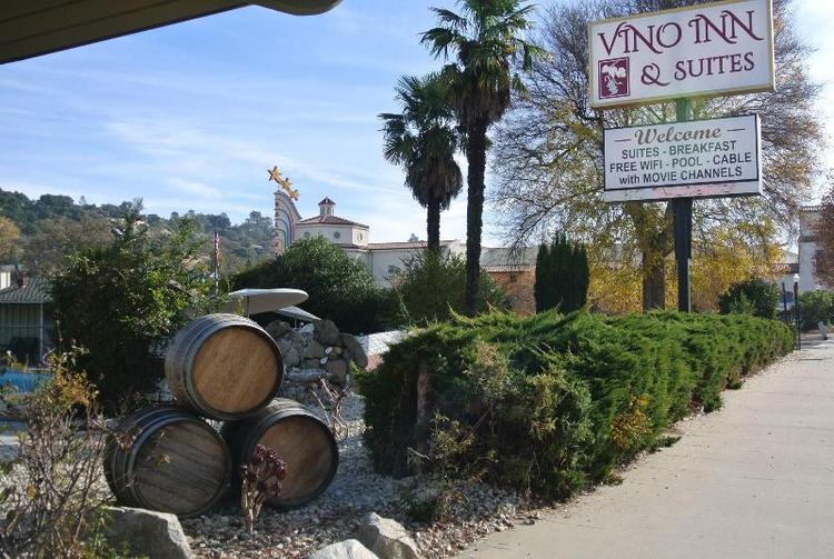 Vino Inn and Suites