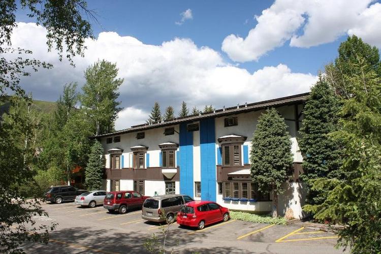St. Moritz Lodge & Condos