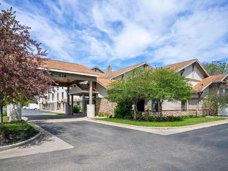 White Pine Inn & Suites