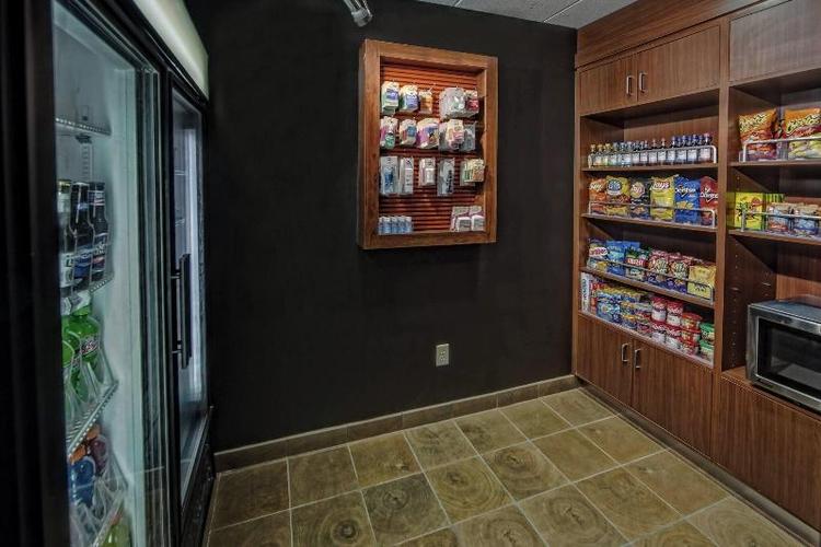 Courtyard by Marriott Memphis Southaven