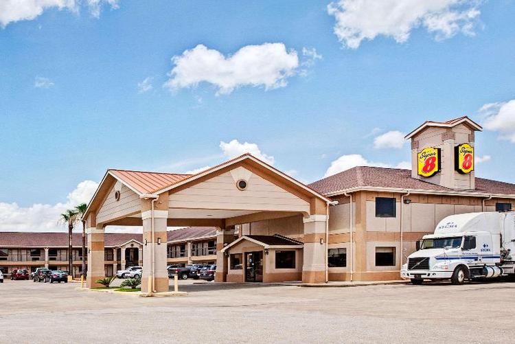 Super 8 by Wyndham Baytown