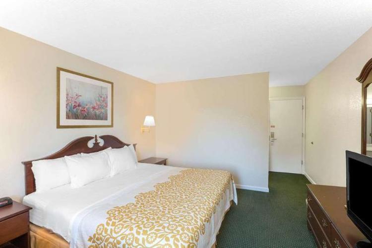 Econo Lodge Cherry Point