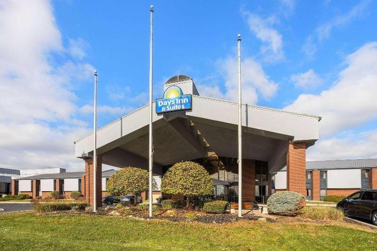 Days Inn &Suites by Wyndham Northwest Indianapolis