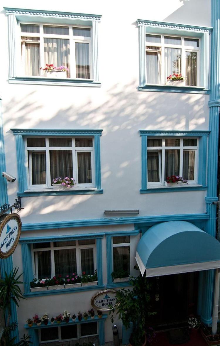 Blue Tuana Hotel