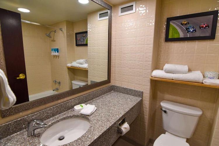 Best Western Plus Indianapolis North at Pyramids