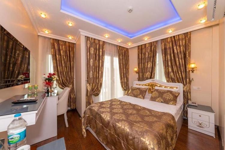 Charm Hotel