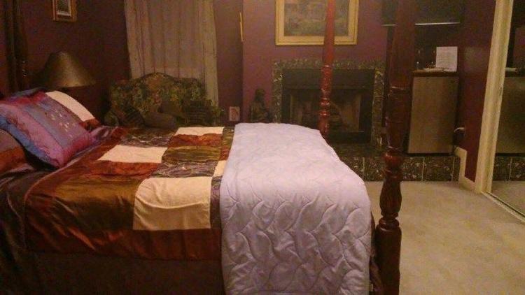 Lil Black Bear Inn