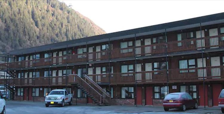 Driftwood Lodge
