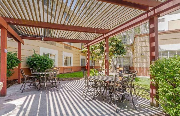 Extended Stay America - Pleasanton - Chabot Dr.