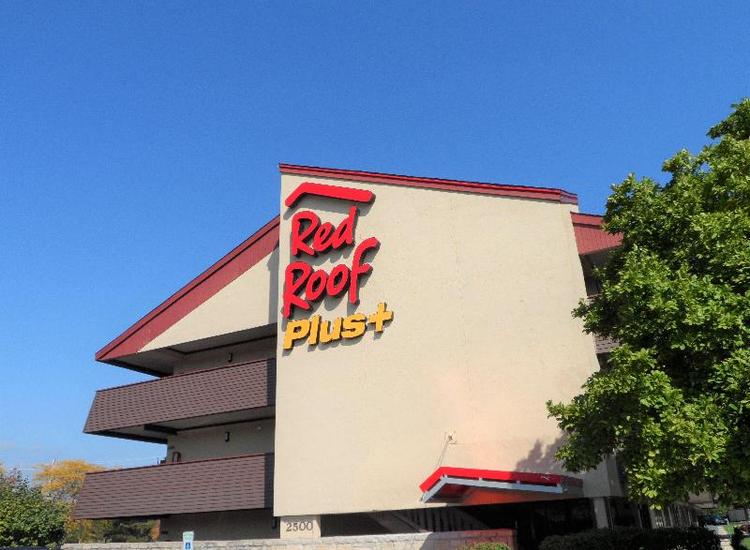 Red Roof PLUS+ Chicago - Hoffman Estates