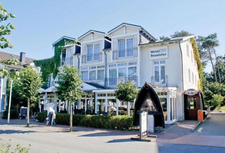 Strandallee