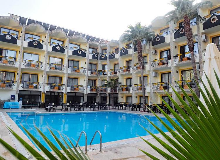 Club Herakles Hotel