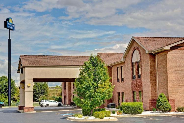 Days Inn & Suites by Wyndham Louisville SW