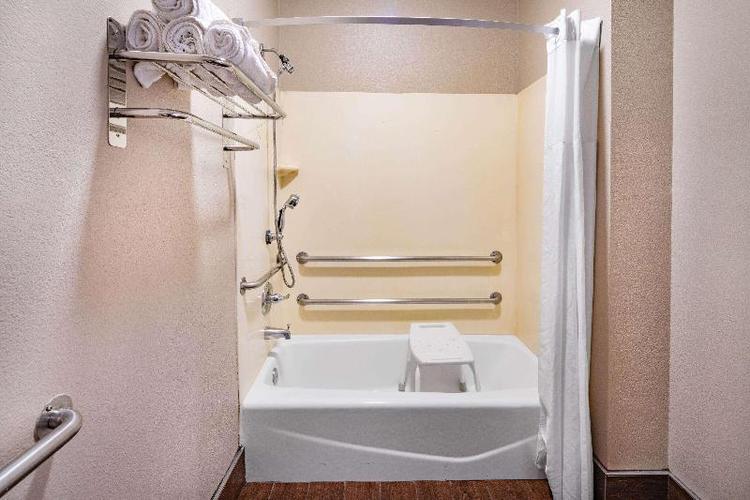 Super 8 by Wyndham North Hollywood