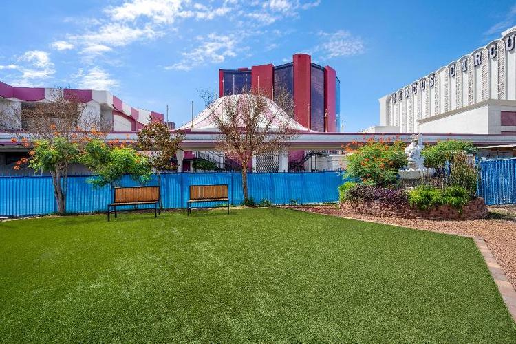 Travelsuites Inn