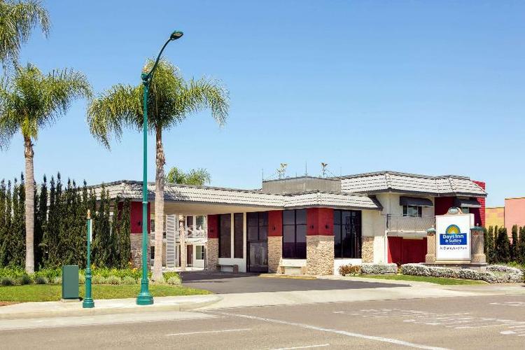 Days Inn by Wyndham Anaheim Disneyland