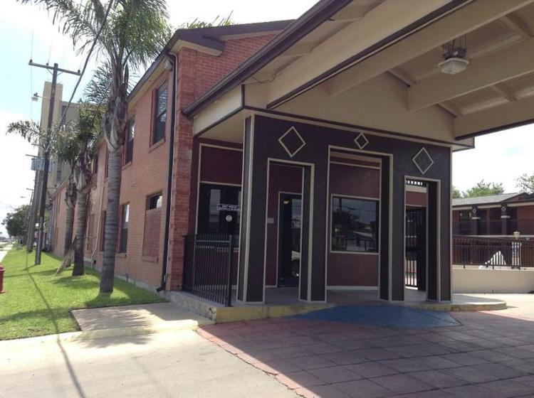 Econo Lodge Inn & Suites Laredo
