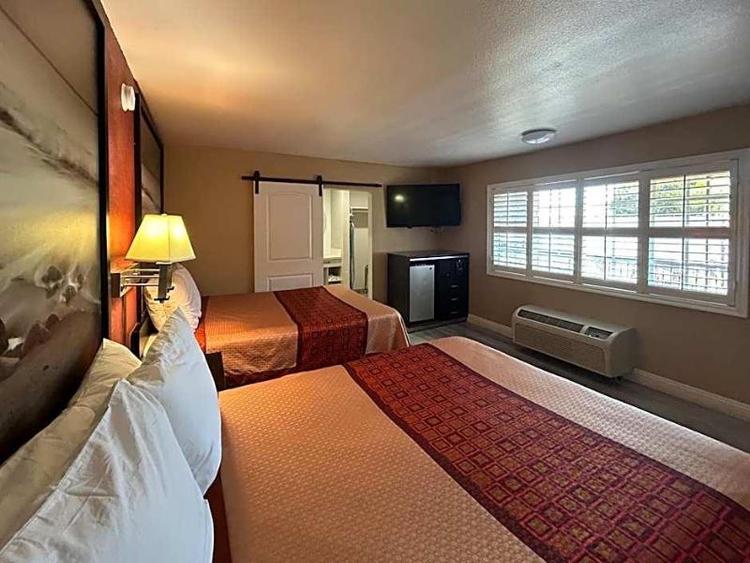 Motel 6 Pasadena, CA – Old Town Pasadena Area