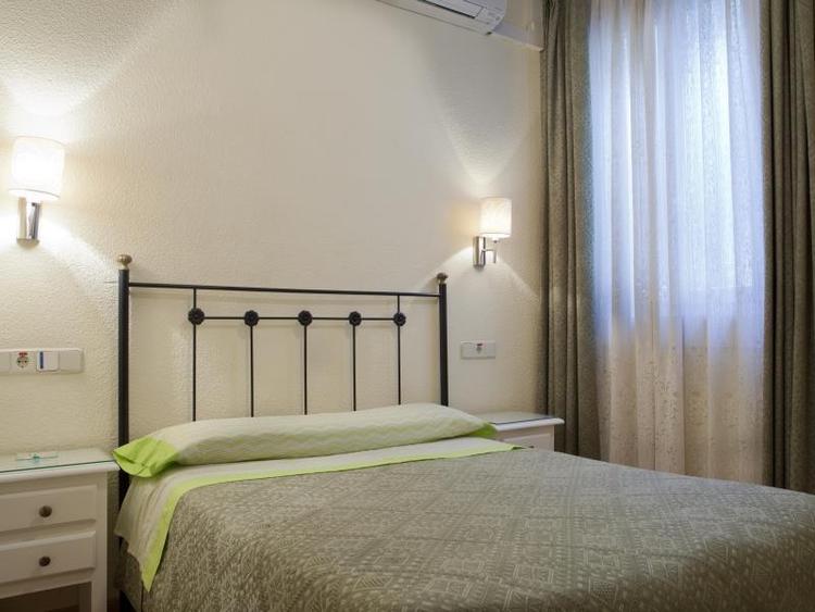 Hostal Los Alpes