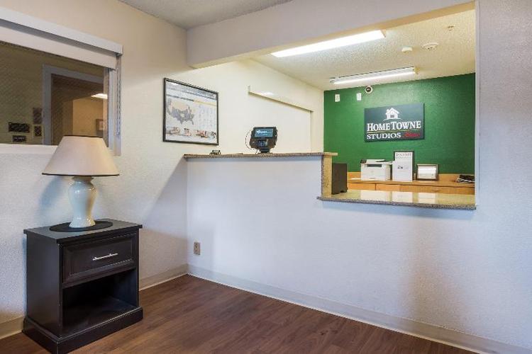 HomeTowne Studios Orlando - UCF Area