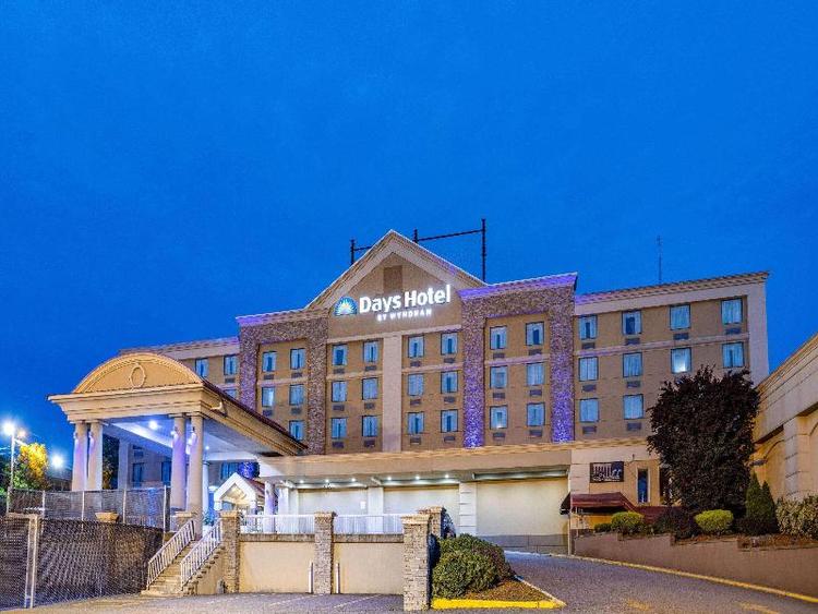 Days Hotel by Wyndham North Bergen/NYC Area