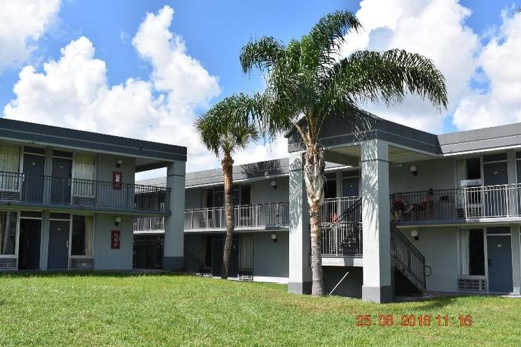 Super 8 by Wyndham Ocala