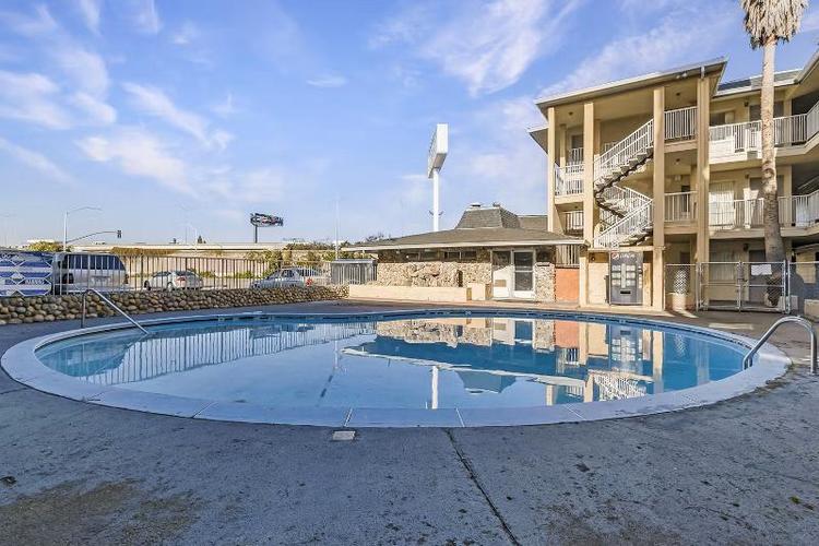 Heritage Inn Express