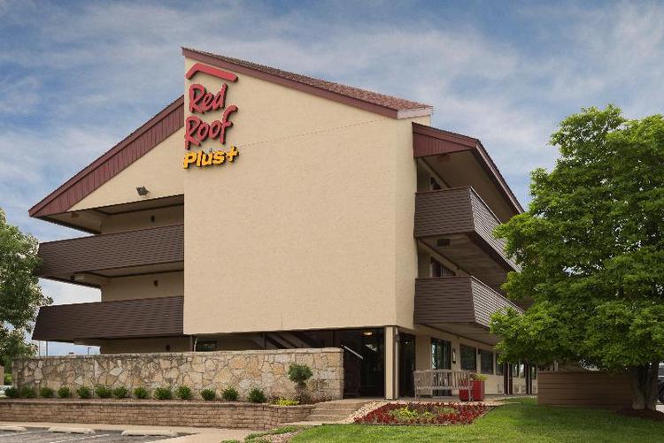 Red Roof PLUS+ Chicago - Naperville