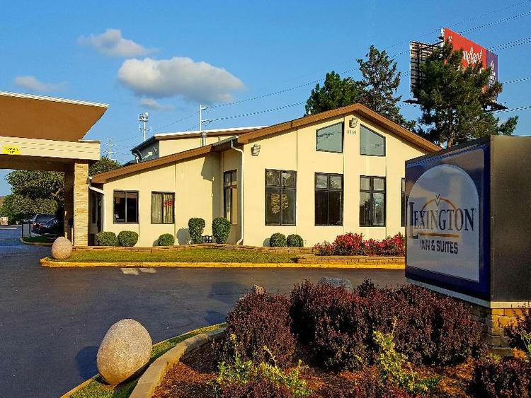 Lexington Inn & Suites - N.W. Chicago West/Elgin
