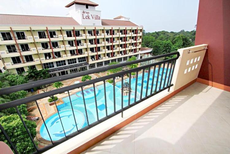 Lek Villa