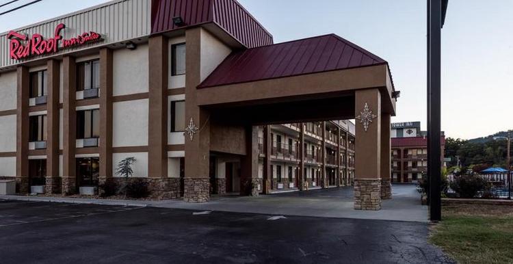 Red Roof Inn & Suites Pigeon Forge - Parkway