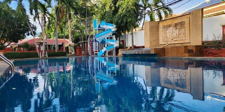 Safari Riviera Resort by ZUZU