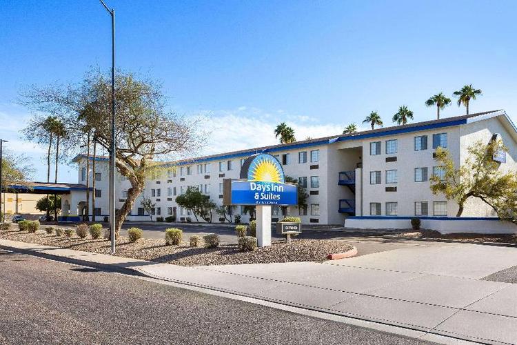 Days Inn & Suites by Wyndham Mesa Near Phoenix