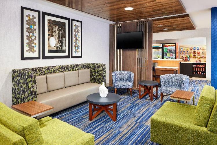 Holiday Inn Express Hotel & Suites Salem
