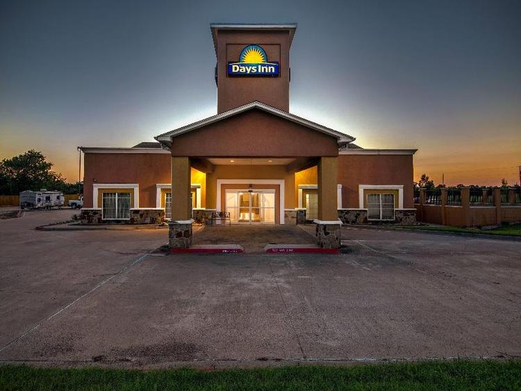 Days Inn by Wyndham Rockdale Texas