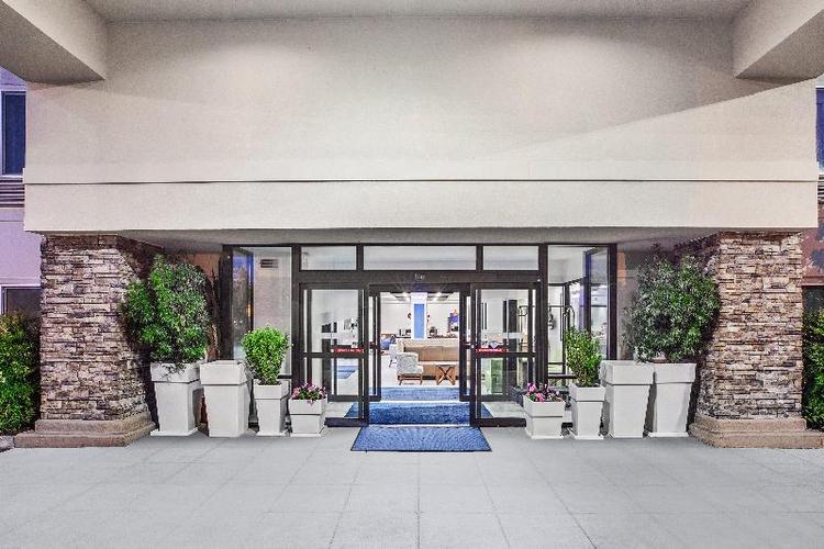 Holiday Inn Express & Suites Tacoma