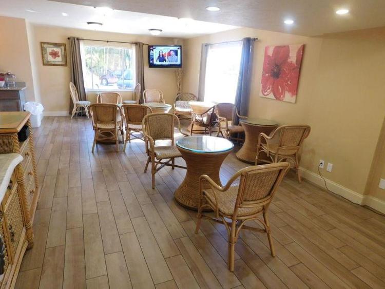 Hibiscus Suites Inn