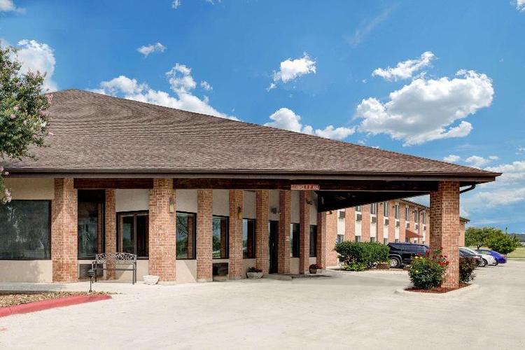 Baymont by Wyndham San Marcos