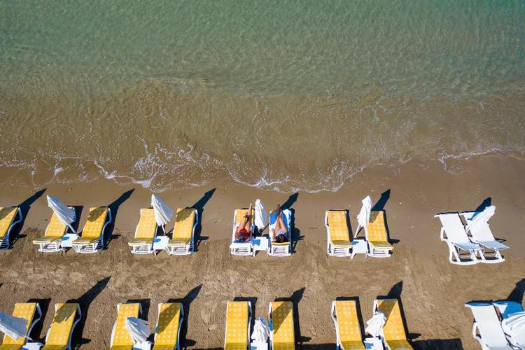 Side Beach Club