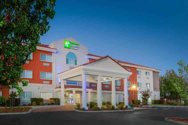 Holiday Inn Express Hotel & Suites Oroville Lake