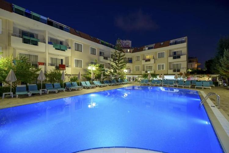 Risus Hotel Side