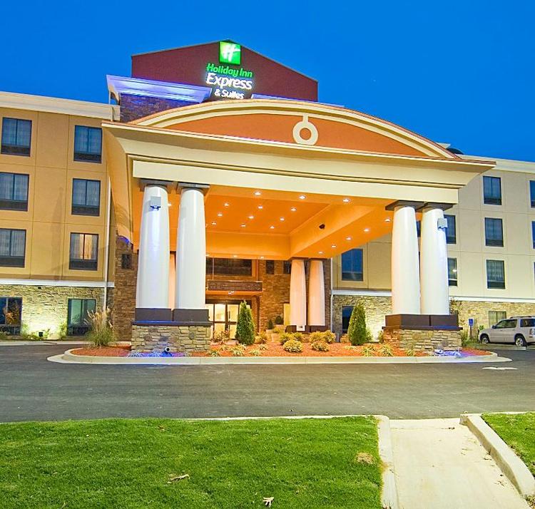 Holiday Inn Express Hotel & Suites Fulton