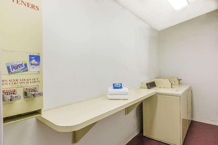 Super 8 by Wyndham Stroudsburg